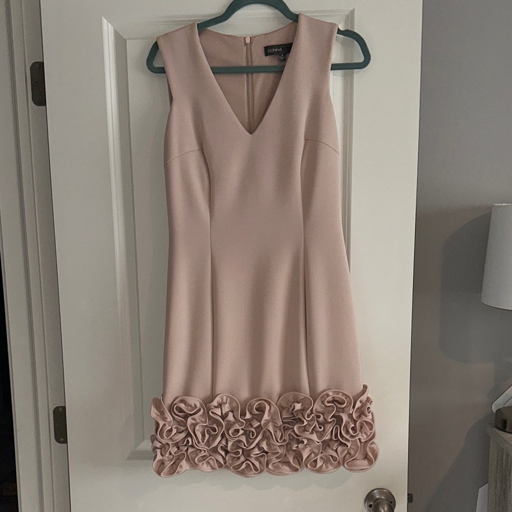 Donna Ricco Blush Pink V-Neck Dress with Ruffle Hem
